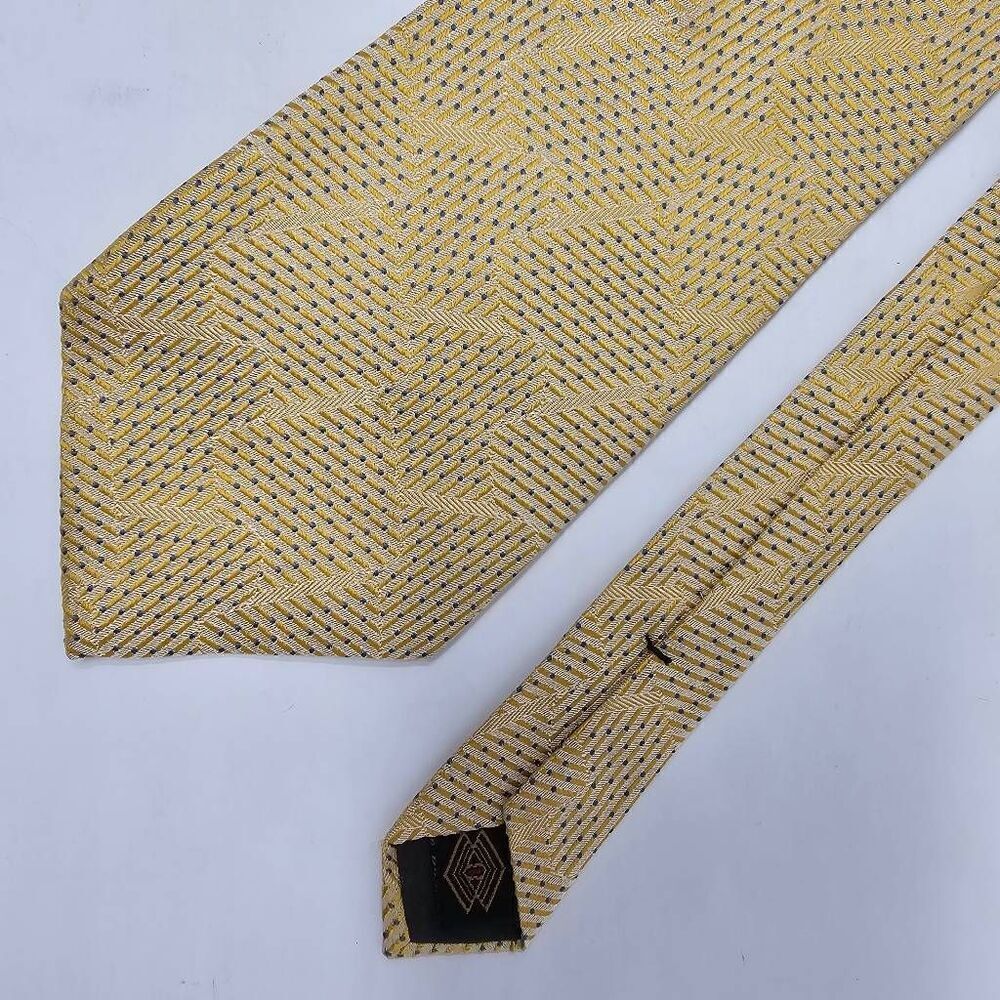 AUDREY BUCKNER EUROPEAN SILK TIE YELLOW BLUE SQUARE MICRO DOT TEXTURED 4" X 56"